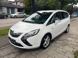Weiß Gebraucht 2015 Opel Zafira Tourer Style Van / Kleinbus | 7.800 € (Fairer Preis)