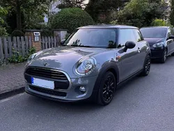 Grau Gebraucht 2018 Mini ONE Kleinwagen | 10.500 €