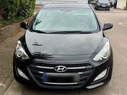 Schwarz Gebraucht 2015 Hyundai i30 Kleinwagen | 7.200 € (Guter Preis)