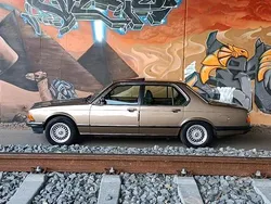 Beige Gebraucht 1985 BMW 745 Limousine | 19.999 €