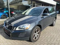 Grau Gebraucht 2010 Volvo XC60 Momentum SUV | 9.999 € (Guter Preis)