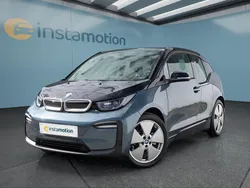 Blau Gebraucht 2022 BMW i3 Kleinwagen | 24.549 € (Fairer Preis)