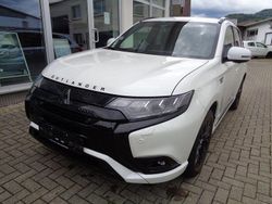 Weiß Gebraucht 2020 Mitsubishi Outlander P-HEV Top SUV | 22.990 € (Fairer Preis)