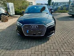 Schwarz Gebraucht 2020 Audi A3 e-tron Kleinwagen | 20.000 € (Fairer Preis)