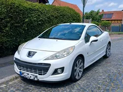 Weiß Gebraucht 2012 Peugeot 207 CC Cabrio | 6.800 € (Teuer)