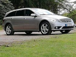 Grau Gebraucht 2008 Mercedes R350 AMG Van / Kleinbus | 9.500 € (Etwas zu teuer)