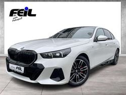 Mineralweiss Gebraucht 2024 BMW 520 M Sport Limousine | 52.910 € (Etwas zu teuer)