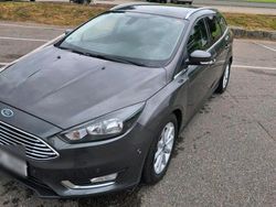 Grau Gebraucht 2015 Ford Focus Kombi | 8.250 € (Fairer Preis)