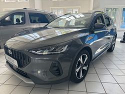 Grau Gebraucht 2023 Ford Focus Active Limousine | 27.990 €