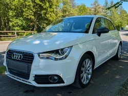 Weiß Gebraucht 2012 Audi A1 Attraction Kleinwagen | 9.990 € (Guter Preis)