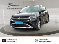 Schwarz (deep black perleffekt) Gebraucht 2024 VW T-Cross Life SUV | 27.390 € (Fairer Preis)