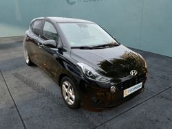 Schwarz Gebraucht 2021 Hyundai i10 Edition 30 Kleinwagen | 12.400 € (Fairer Preis)
