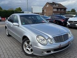 Silber Gebraucht 2004 Mercedes E220 Limousine | 2.200 € (Superpreis)