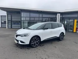 Weiß Gebraucht 2023 Renault Grand Scénic IV Techno Van / Kleinbus | 34.990 €