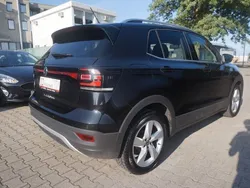 Deep black perleffekt (metallic) Gebraucht 2022 VW T-Cross Style SUV | 20.490 € (Fairer Preis)