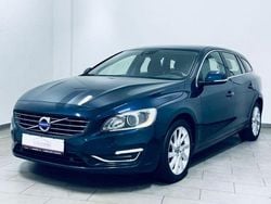 Blau Gebraucht 2015 Volvo V60 Momentum Kombi | 9.480 € (Guter Preis)
