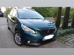Grün Gebraucht 2017 Peugeot 2008 SUV | 8.990 € (Fairer Preis)