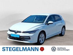 Pure white Gebraucht 2024 VW Golf Life Limousine | 25.390 € (Etwas zu teuer)