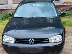 Schwarz Gebraucht 2001 VW Golf IV Kombi | 1.999 €