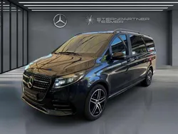 Grau Gebraucht 2024 Mercedes V300 Avantgarde Van / Kleinbus | 76.480 € (Fairer Preis)