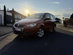 Rot Gebraucht 2009 VW Touran Conceptline Van / Kleinbus | 4.000 € (Fairer Preis)