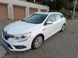 Weiß Gebraucht 2017 Renault Mégane IV Kombi | 7.990 €