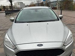 Silber Gebraucht 2016 Ford Focus Limousine | 7.500 € (Etwas zu teuer)