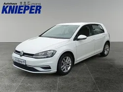 Pure white Gebraucht 2018 VW Golf VII Comfortline Limousine | 14.950 € (Etwas zu teuer)