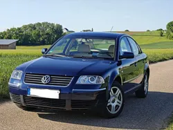Blau Gebraucht 2002 VW Passat Highline Limousine | 2.750 € (Fairer Preis)