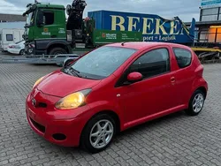 Rot Gebraucht 2011 Toyota Aygo Kleinwagen | 2.999 € (Teuer)