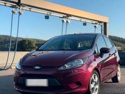 Rot Gebraucht 2009 Ford Fiesta Kleinwagen | 4.500 €