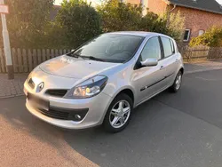 Silber Gebraucht 2006 Renault Clio II Kleinwagen | 1.600 € (Guter Preis)