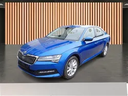 Blau race blau Gebraucht 2021 Skoda Superb Ambition | 25.890 € (Fairer Preis)