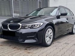 Schwarz Gebraucht 2021 BMW 330 Advantage Kombi | 26.099 € (Fairer Preis)
