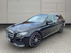 Obsidianschwarz metalliclack Gebraucht 2019 Mercedes E220 Avantgarde Kombi | 26.950 € (Guter Preis)