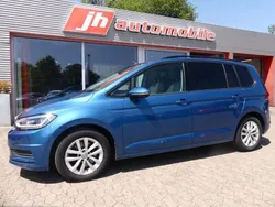 Blau Gebraucht 2015 VW Touran Comfortline Van / Kleinbus | 16.500 € (Fairer Preis)