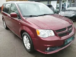 Rot Gebraucht 2018 Dodge Grand Caravan Van / Kleinbus | 17.499 €