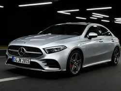 Silber Gebraucht 2020 Mercedes A180 AMG line Limousine | 22.999 € (Fairer Preis)