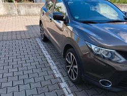 Schwarz Gebraucht 2017 Nissan Qashqai Tekna SUV | 12.600 € (Fairer Preis)