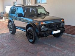 Grau Gebraucht 2019 Lada niva SUV | 21.000 € (Fairer Preis)