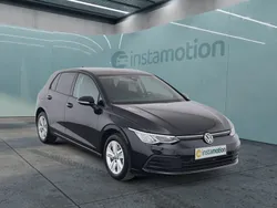 Schwarz Gebraucht 2023 VW Golf VIII Life Limousine | 26.570 € (Fairer Preis)