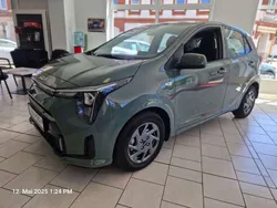 Adventure grün met Gebraucht 2024 Kia Picanto Comfort Kleinwagen | 17.999 € (Etwas zu teuer)