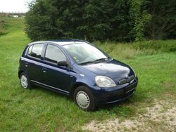 Blau Gebraucht 2002 Toyota Yaris Kleinwagen | 1.700 € (Fairer Preis)