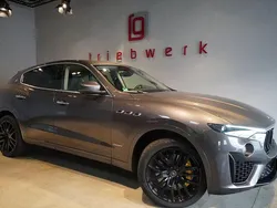Grau Gebraucht 2019 Maserati Levante SUV | 49.941 € (Guter Preis)