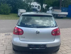 Silber Gebraucht 2005 VW Golf V Comfortline Limousine | 750 € (Superpreis)