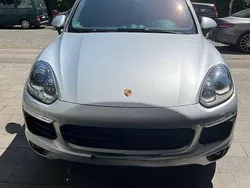 Grau Gebraucht 2015 Porsche Cayenne S SUV | 36.000 € (Etwas zu teuer)