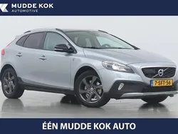 Grau Gebraucht 2013 Volvo V40 CC Summum Kombi | 21.071 €