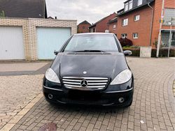 Schwarz Gebraucht 2005 Mercedes A150 Elegance Kleinwagen | 2.200 € (Teuer)