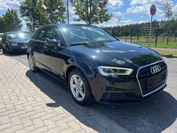 Schwarz Gebraucht 2019 Audi A3 Sportback Basis Limousine | 14.500 € (Fairer Preis)
