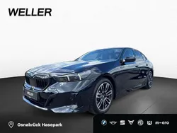 Carbonschwarz (schwarz) Gebraucht 2024 BMW 520 M Sport Limousine | 50.700 € (Guter Preis)